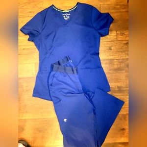 Women's scrubs